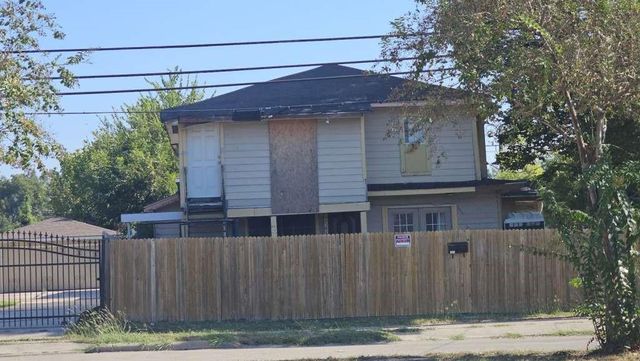 6502 W Montgomery Road, Houston, TX 77091