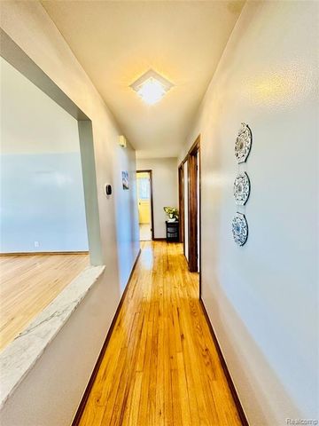 26321 Burg Road, Warren, MI 48089