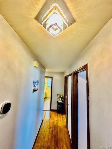 26321 Burg Road, Warren, MI 48089