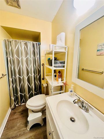 26321 Burg Road, Warren, MI 48089