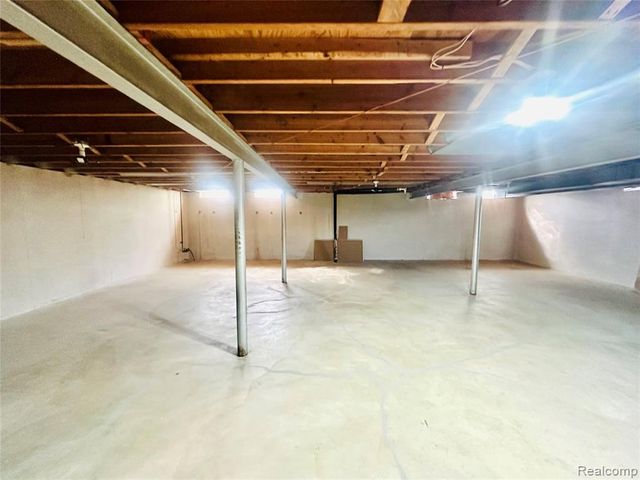26321 Burg Road, Warren, MI 48089