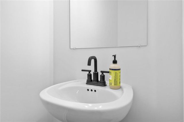 1637 Winpost Lane, Atlanta, GA 30318