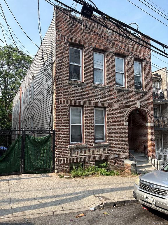 632 E 223rd Street, Bronx, NY 10466 — exterior