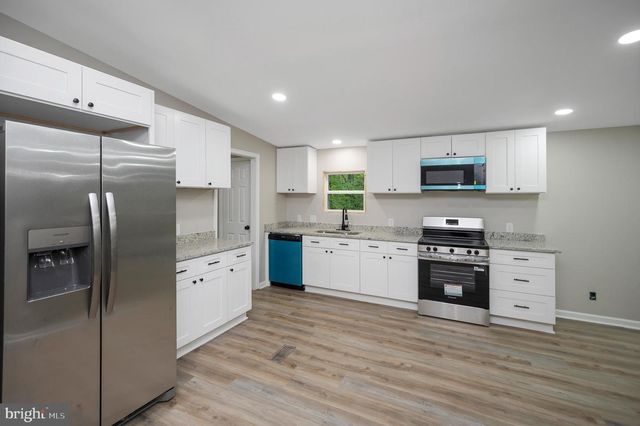 1438 EASTHAM RD, Bumpass, VA 23024