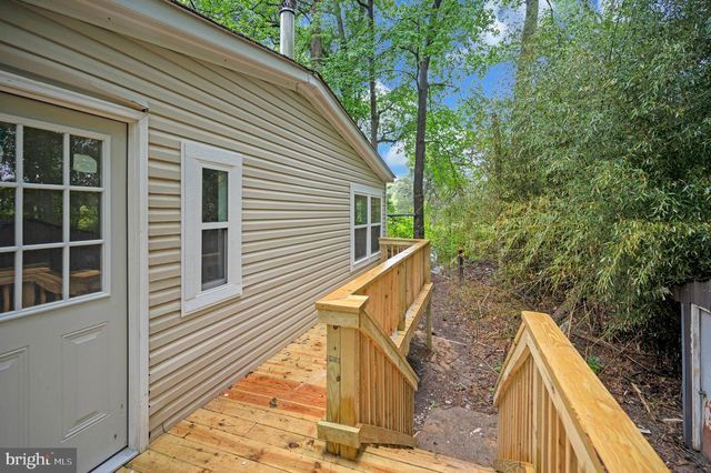 1438 EASTHAM RD, Bumpass, VA 23024