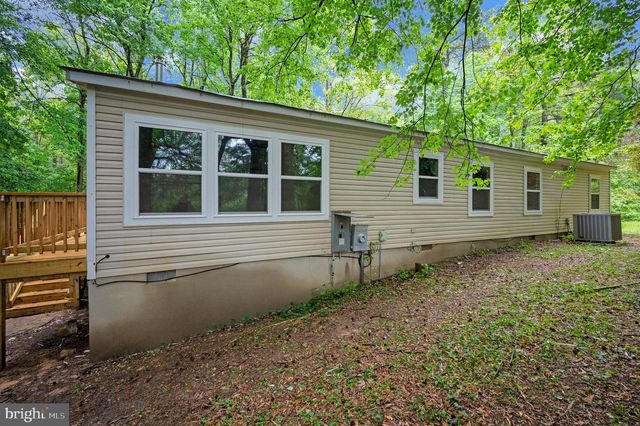 1438 EASTHAM RD, Bumpass, VA 23024