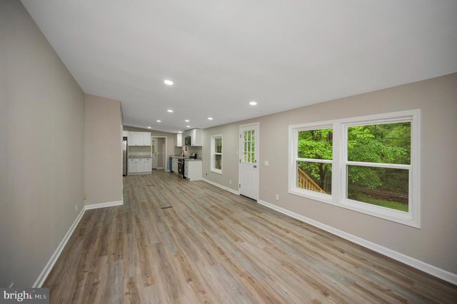 1438 EASTHAM RD, Bumpass, VA 23024