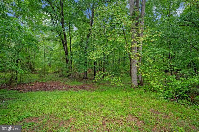 1438 EASTHAM RD, Bumpass, VA 23024