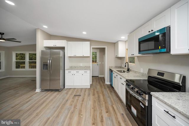 1438 EASTHAM RD, Bumpass, VA 23024