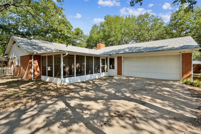 700 Cedar Street, Mineral Wells, TX 76067