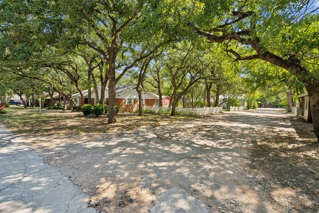 700 Cedar Street, Mineral Wells, TX 76067