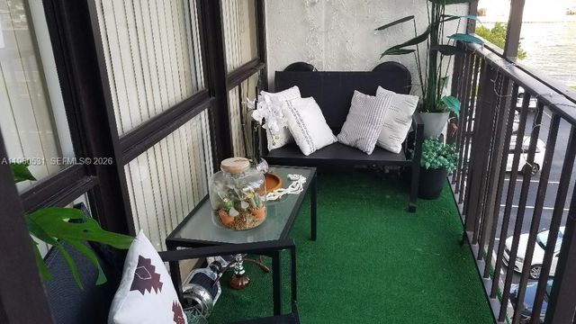 800 Parkview Dr 416, Hallandale Beach, FL 33009