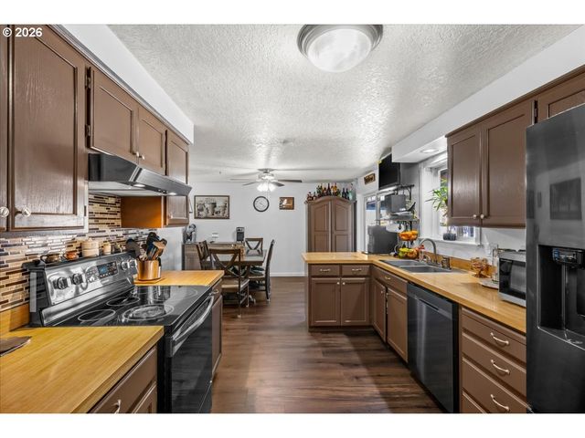 2439 A St, Forest Grove, OR 97116