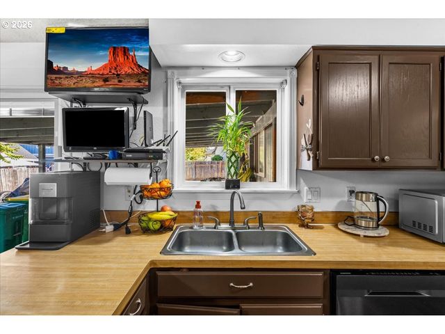 2439 A St, Forest Grove, OR 97116