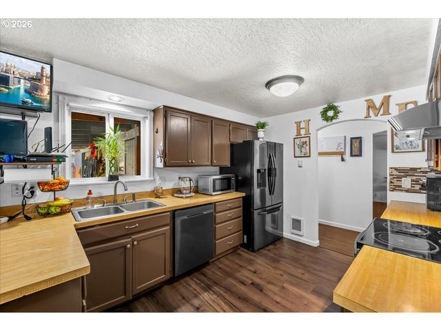 2439 A St, Forest Grove, OR 97116