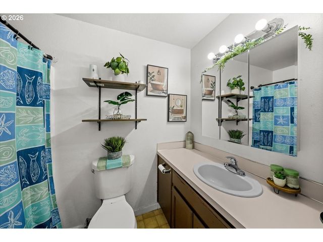 2439 A St, Forest Grove, OR 97116