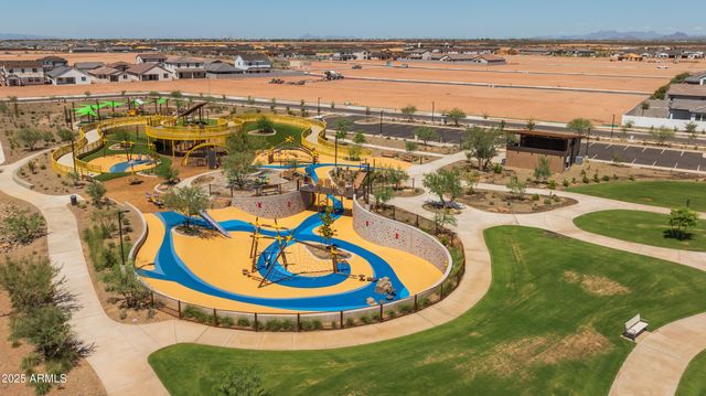 648 W FREMONT Pass, Apache Junction, AZ 85120