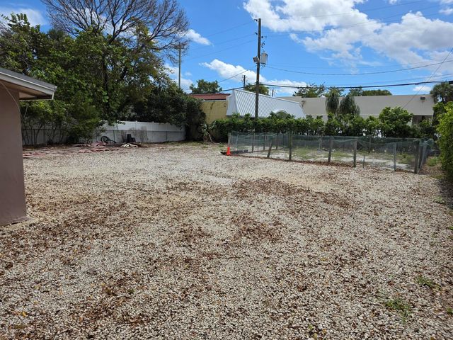 840 NW 33rd Street, Oakland Park, FL 33309