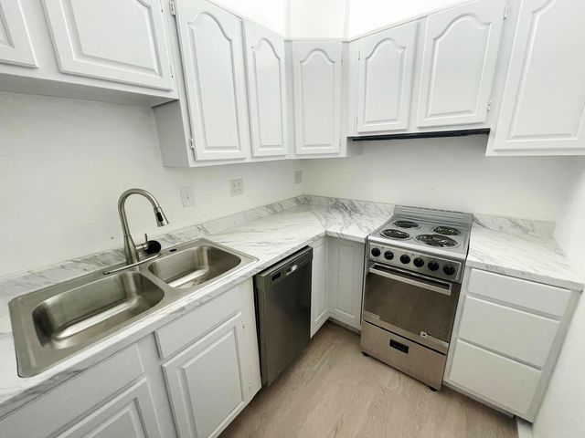 840 NW 33rd Street, Oakland Park, FL 33309
