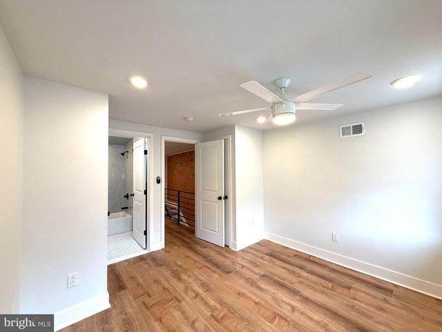 609 MOUNTAIN ST, Philadelphia, PA 19148