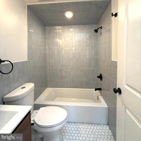 609 MOUNTAIN ST, Philadelphia, PA 19148