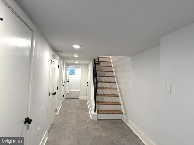 609 MOUNTAIN ST, Philadelphia, PA 19148