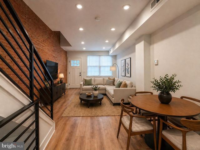 609 MOUNTAIN ST, Philadelphia, PA 19148