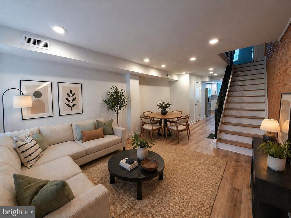 609 MOUNTAIN ST, Philadelphia, PA 19148