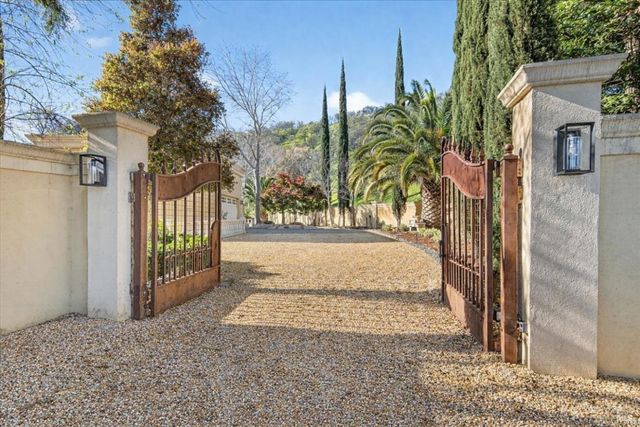 3467 Blue Mountain Dr, Fairfield, CA 94534