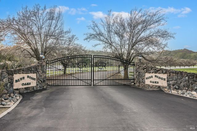 3467 Blue Mountain Dr, Fairfield, CA 94534