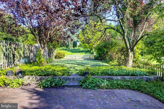 273 S DEVON AVE, Wayne, PA 19087