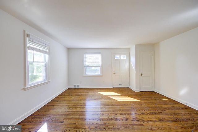 273 S DEVON AVE, Wayne, PA 19087