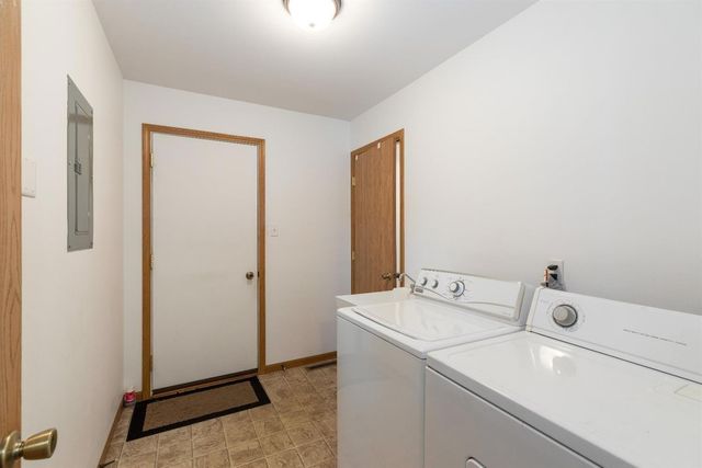 8602 Harrison Street, Merrillville, IN 46410