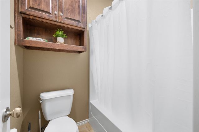 2182 Chestnut Oak Circle, College Station, TX 77845