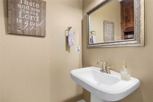 2182 Chestnut Oak Circle, College Station, TX 77845