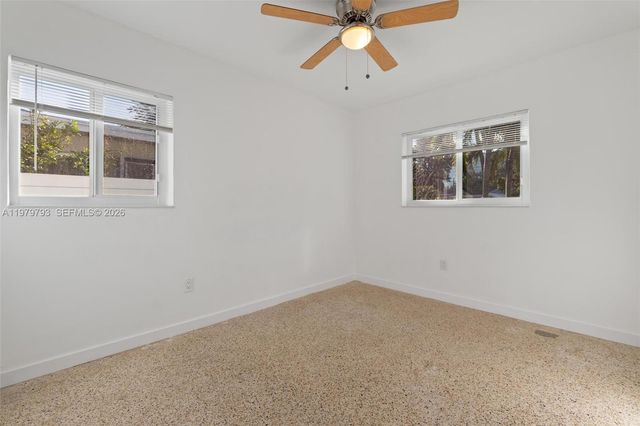 201 NE 169th St 201, North Miami Beach, FL 33162