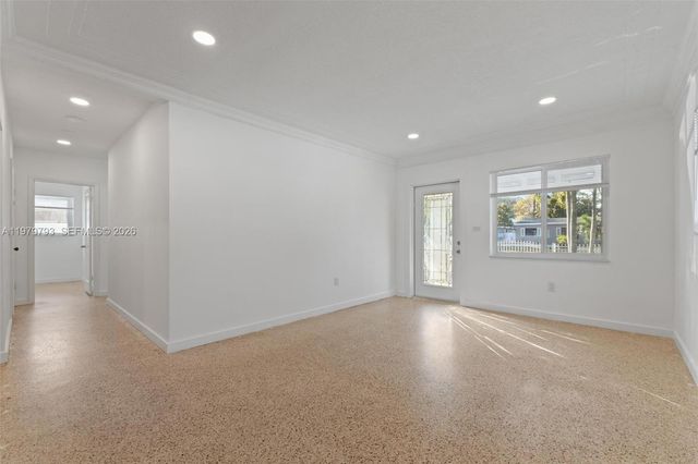 201 NE 169th St 201, North Miami Beach, FL 33162