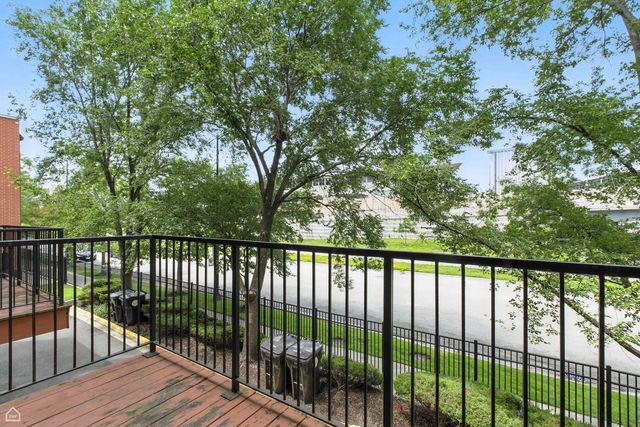 346 E 25th Place 25, Chicago, IL 60616