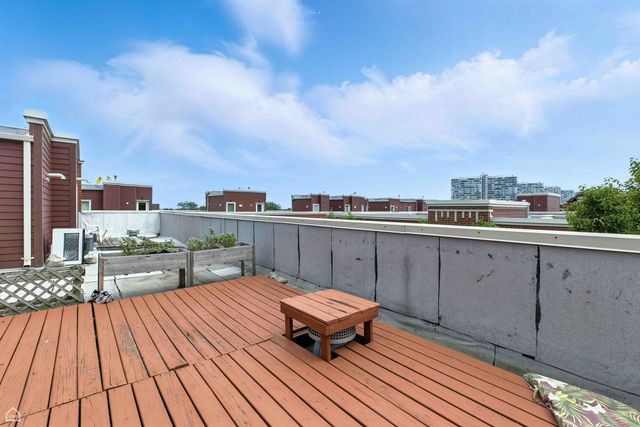 346 E 25th Place 25, Chicago, IL 60616