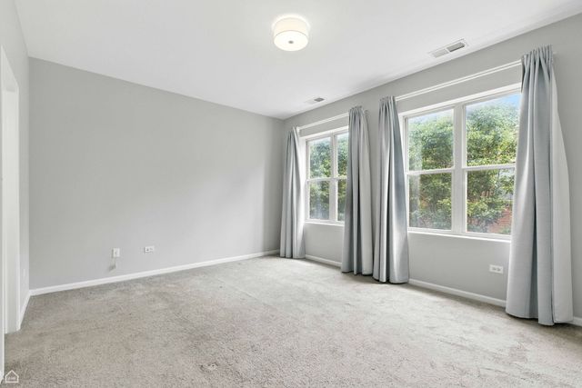 346 E 25th Place 25, Chicago, IL 60616