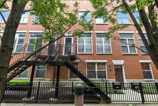 346 E 25th Place 25, Chicago, IL 60616