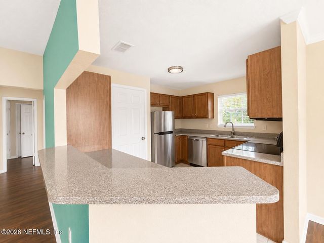 7800 POINT MEADOWS Drive 731, Jacksonville, FL 32256