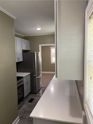 18 E 81st Street, Kansas City, MO 64114
