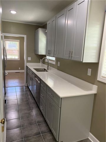 18 E 81st Street, Kansas City, MO 64114