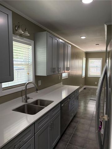 18 E 81st Street, Kansas City, MO 64114
