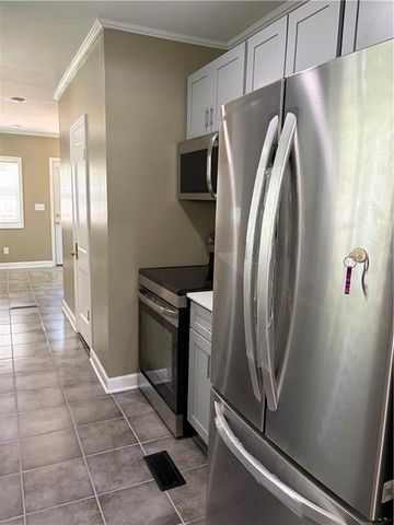 18 E 81st Street, Kansas City, MO 64114