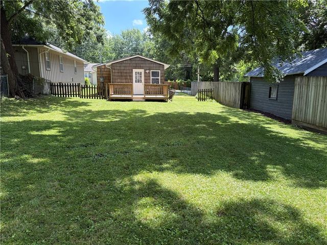 18 E 81st Street, Kansas City, MO 64114