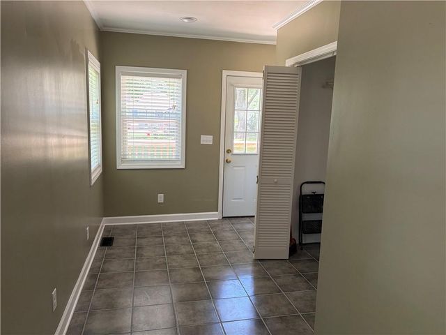 18 E 81st Street, Kansas City, MO 64114