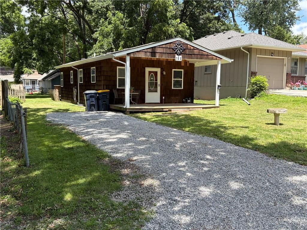 18 E 81st Street, Kansas City, MO 64114