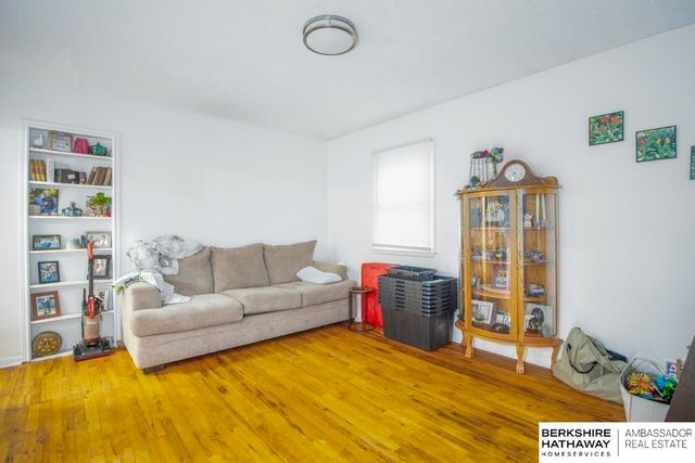 906 Knox Street, Lincoln, NE 68521